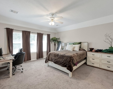 12102 Mustang Avenue - Photo Thumbnail 13