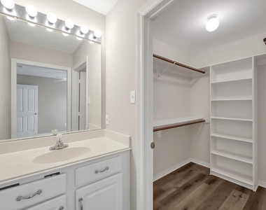 12102 Mustang Avenue - Photo Thumbnail 16