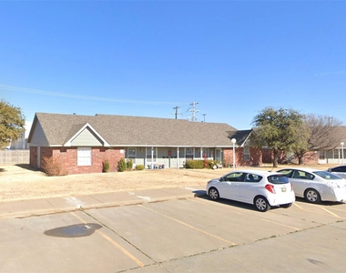 2700 N Hobart Street - Photo Thumbnail 8
