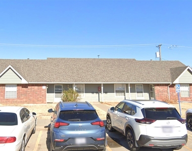 2700 N Hobart Street - Photo Thumbnail 6