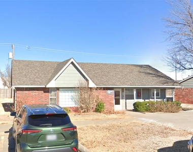 2700 N Hobart Street - Photo Thumbnail 7