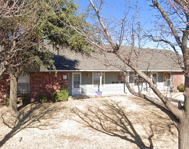 2700 N Hobart Street - Photo Thumbnail 1