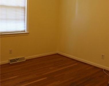 1301 Canterbury Lane - Photo Thumbnail 17