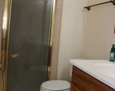 1301 Canterbury Lane - Photo Thumbnail 23