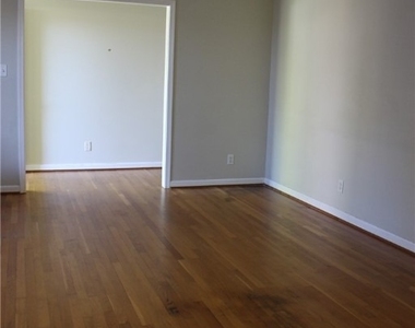 1301 Canterbury Lane - Photo Thumbnail 5