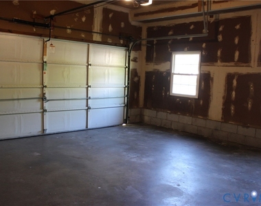 1301 Canterbury Lane - Photo Thumbnail 27