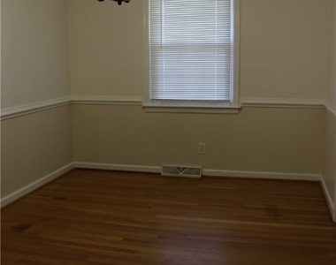 1301 Canterbury Lane - Photo Thumbnail 4