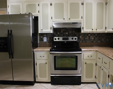 1301 Canterbury Lane - Photo Thumbnail 11