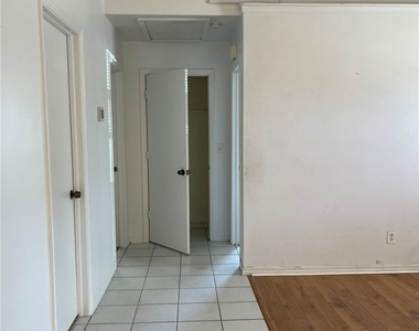 27501 Playa Del Rey Lane - Photo Thumbnail 3
