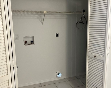 27501 Playa Del Rey Lane - Photo Thumbnail 10