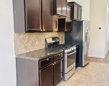 22480 Toronado Ridge Lane - Photo Thumbnail 12