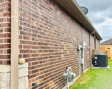 22480 Toronado Ridge Lane - Photo Thumbnail 3