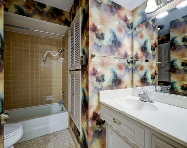 1422 Walnut Bend Lane - Photo Thumbnail 8