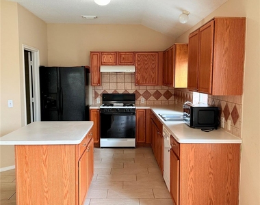 10610 Sugar Place Court - Photo Thumbnail 4