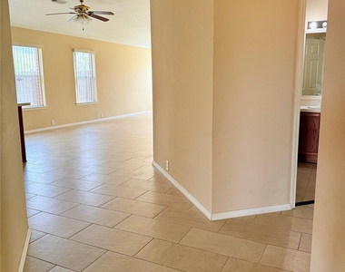 10610 Sugar Place Court - Photo Thumbnail 15
