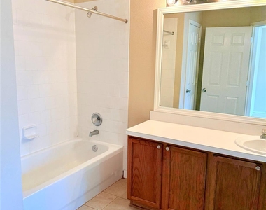 10610 Sugar Place Court - Photo Thumbnail 11