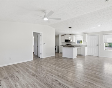 730 Chippewa Trail - Photo Thumbnail 8