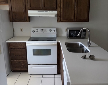 22523 Westchester Boulevard - Photo Thumbnail 8