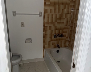 22523 Westchester Boulevard - Photo Thumbnail 7