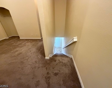 8585 Athena Court - Photo Thumbnail 31