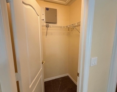 8585 Athena Court - Photo Thumbnail 28