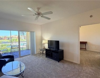 6490 Aragon Way - Photo Thumbnail 19
