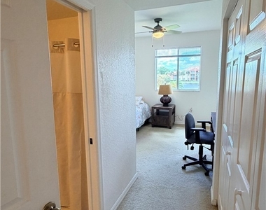 6490 Aragon Way - Photo Thumbnail 17