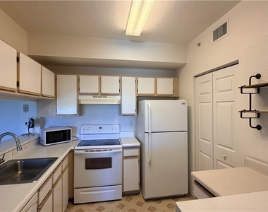 6490 Aragon Way - Photo Thumbnail 26