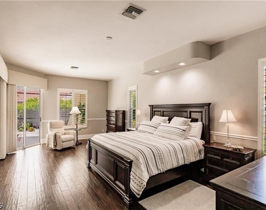 9811 Ensign Court - Photo Thumbnail 8