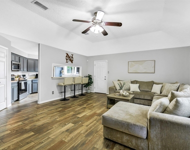 710 Razee Court - Photo Thumbnail 8