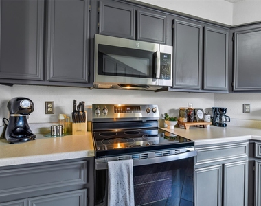 710 Razee Court - Photo Thumbnail 11