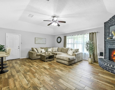 710 Razee Court - Photo Thumbnail 7