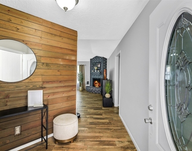 710 Razee Court - Photo Thumbnail 2