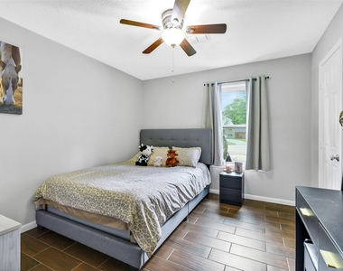 710 Razee Court - Photo Thumbnail 19