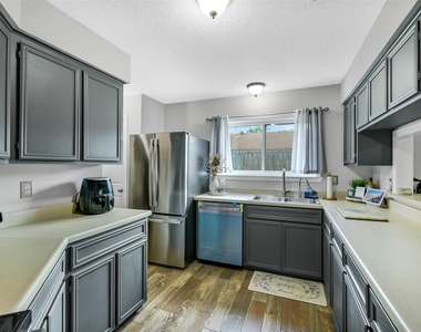 710 Razee Court - Photo Thumbnail 9
