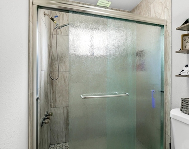 710 Razee Court - Photo Thumbnail 18