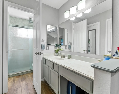 710 Razee Court - Photo Thumbnail 17