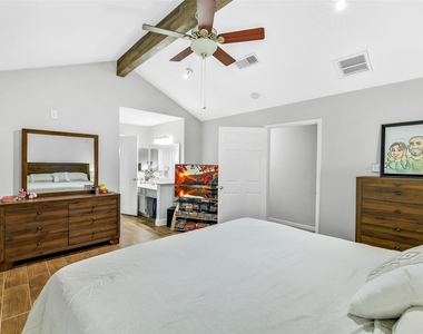 710 Razee Court - Photo Thumbnail 16