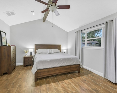 710 Razee Court - Photo Thumbnail 15