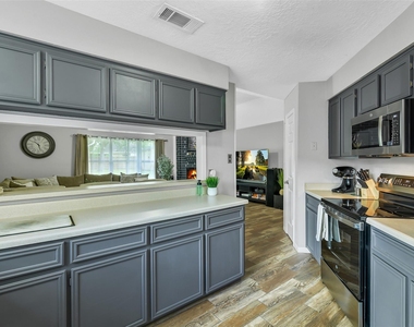 710 Razee Court - Photo Thumbnail 10