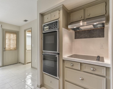 9406 Bassoon Drive - Photo Thumbnail 11