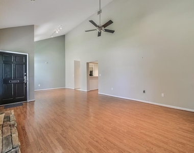9406 Bassoon Drive - Photo Thumbnail 8