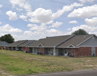 305 N Everts Street - Photo Thumbnail 6