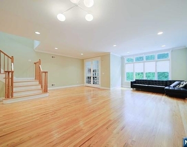 2 Candlewood - Photo Thumbnail 2