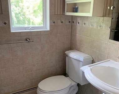 126 Hawthorne - Photo Thumbnail 19