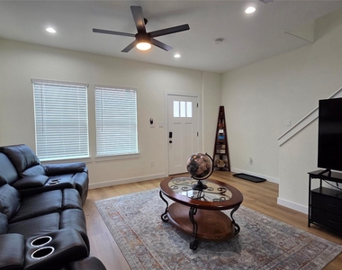 8113 Miley Street - Photo Thumbnail 3
