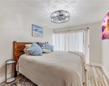 25850 Hickory Boulevard - Photo Thumbnail 3