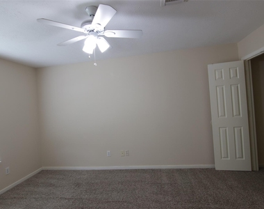 16938 Watering Oaks Lane - Photo Thumbnail 15