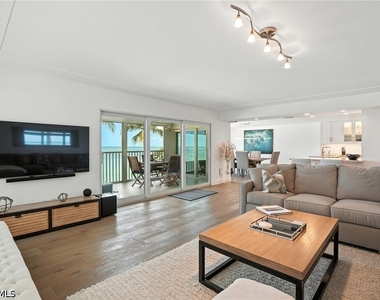 9517 Gulf Shore Drive - Photo Thumbnail 9