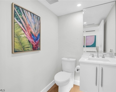9517 Gulf Shore Drive - Photo Thumbnail 11
